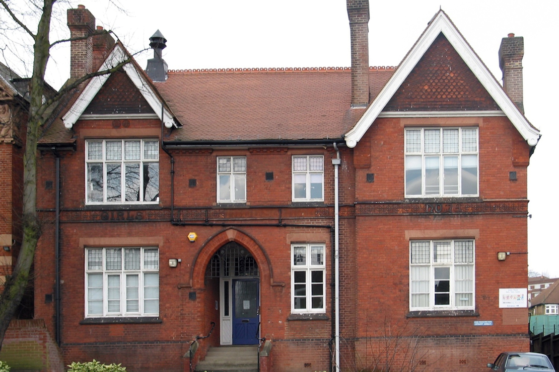 New studio building: V22 Louise House