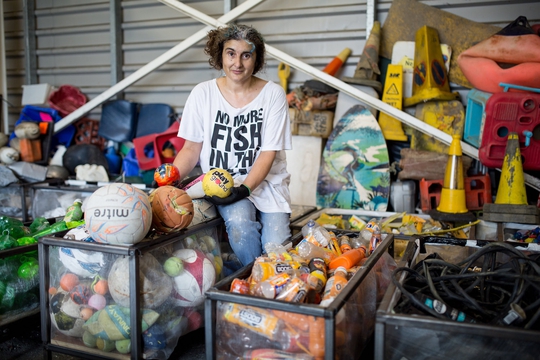 Maria Arceo, Thames Plastic and Explorations of Future Dust. Photo Credit: Ed Stone